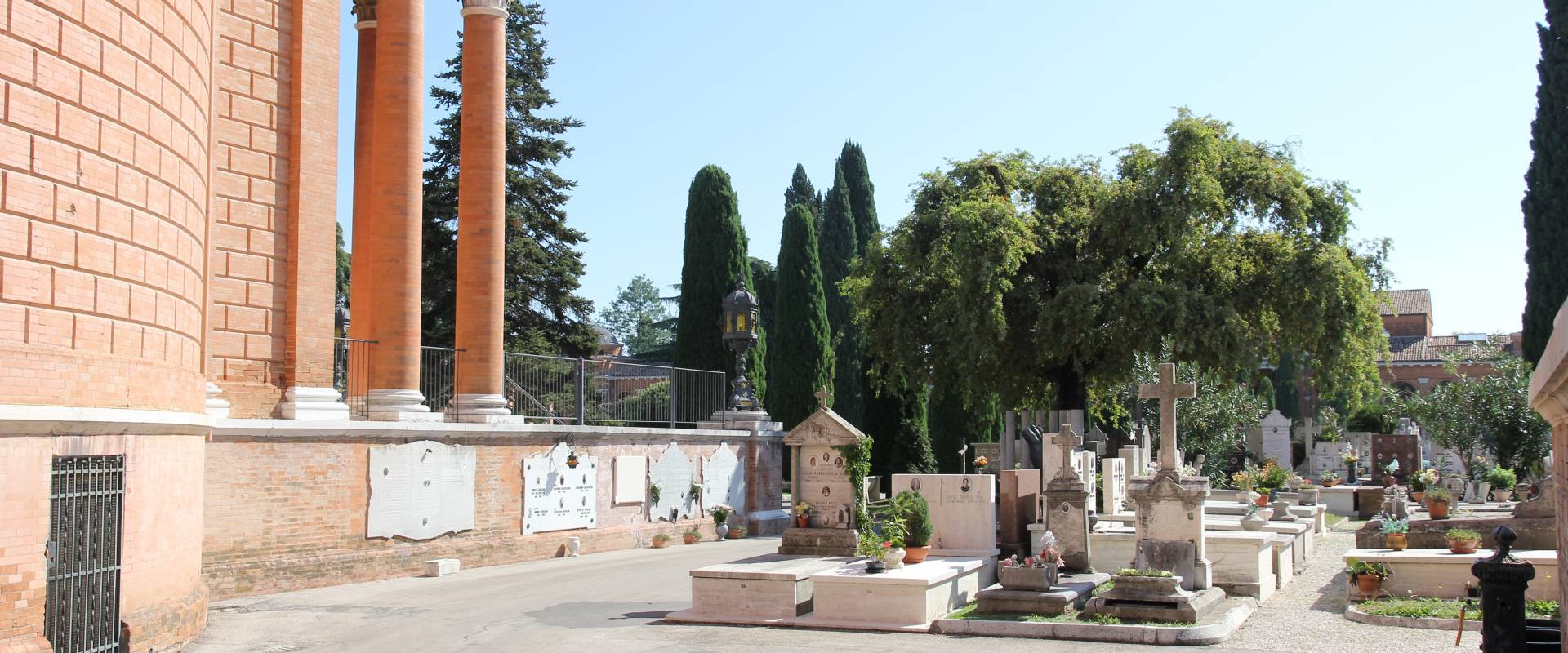 Forlì, cimitero monumentale (10) photo by Gianni Careddu